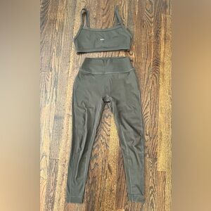 SET ACTIVE Sportbody Brownstone Legging 1.0 & Scoop Bra,Medium,Like New Worn One